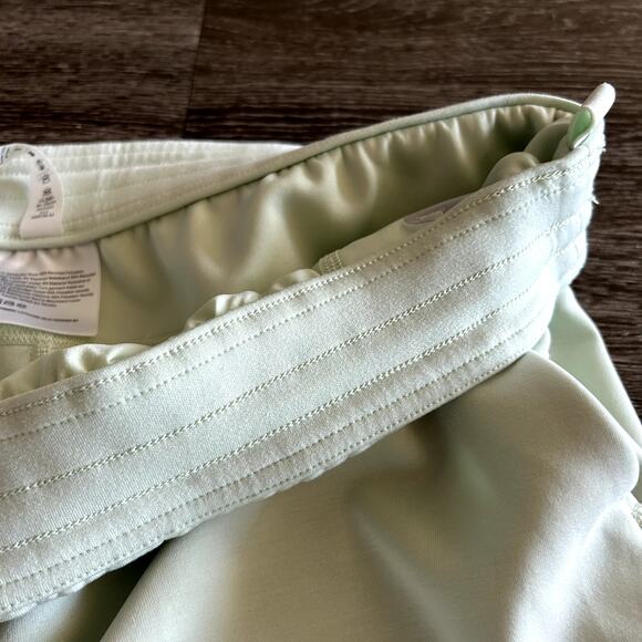 EUC Lululemon Softstreme High-Rise Lounge Shorts 4” Kohlrabi Green Size 14 Soft - Picture 14 of 15